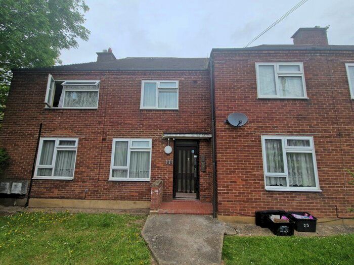 1 Bedroom Flat To Rent In Hainault, Essex, IG7