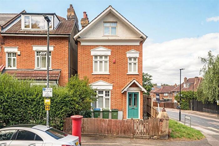 4 Bedroom Detached House For Sale In Charlton Lane, Charlton, SE7