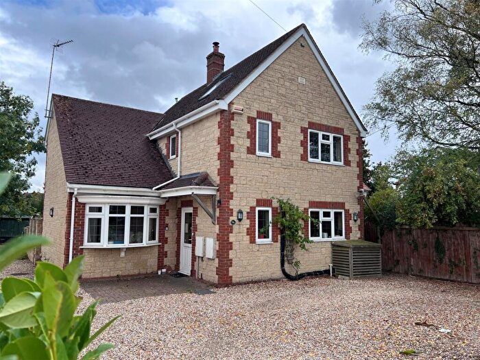 5 Bedroom Detached House For Sale In Bay Road, Gillingham, SP8