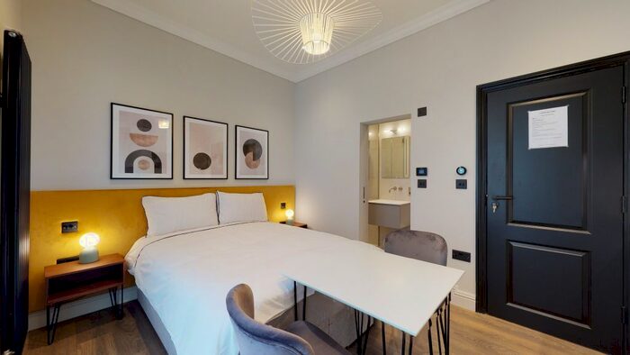 Studio To Rent In 42 Gunter Grove, London SW10