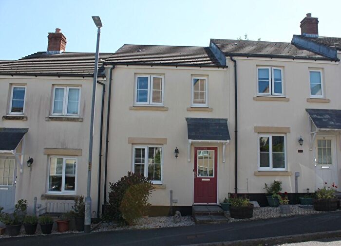 2 Bedroom Link Detached House For Sale In Snowdrop Crescent, Launceston, PL15
