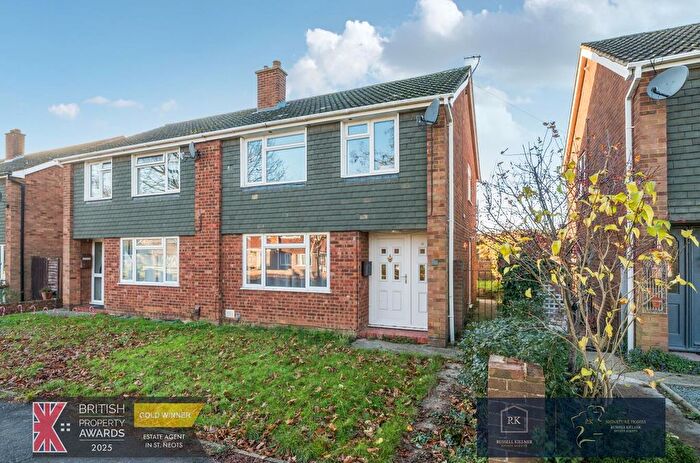 3 Bedroom Semi-Detached House For Sale In Booth Way, Little Paxton, St. Neots, PE19
