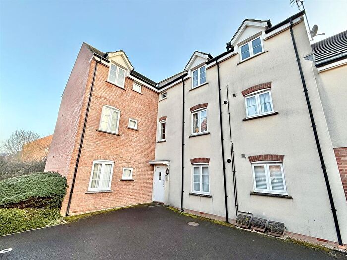 2 Bedroom Flat For Sale In Dydale Road, Swindon, SN25