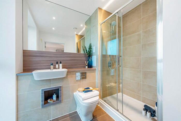 2 Bedroom Apartment To Rent In Bed, St Floor, Capri, Valentines House In Beam Park, RM13