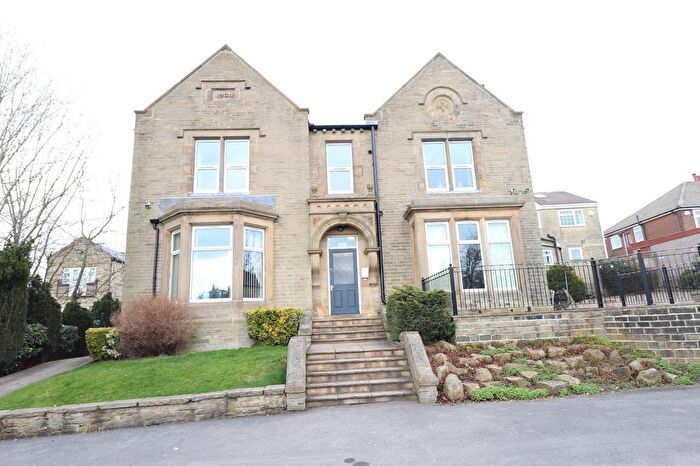 2 Bedroom Flat To Rent In Beeches Court, Owlcotes Road, Pudsey, Yorkshire, LS28