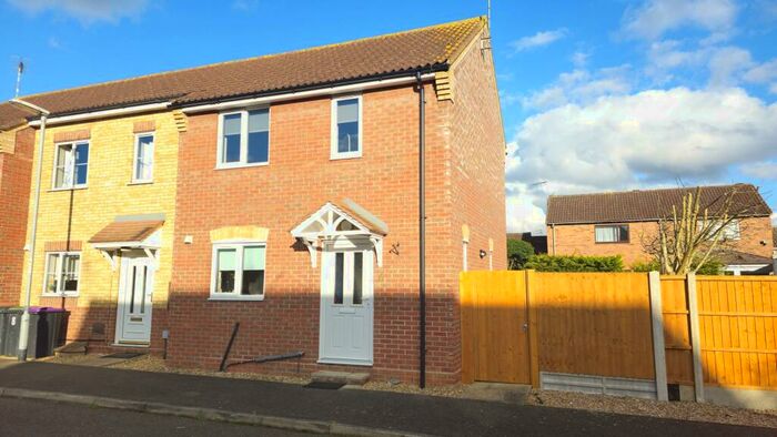 2 Bedroom Semi-Detached House For Sale In Bramling Way, Sleaford, NG34
