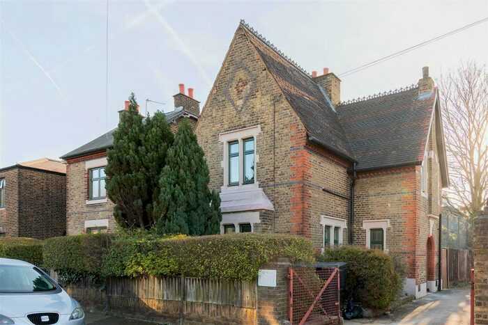 2 Bedroom Flat To Rent In Vestry Road, London, E17