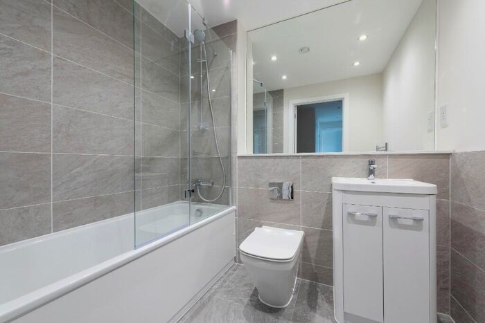 2 Bedroom Apartment To Rent In The Grain Store, Windsor Bridge Road, Bath, Somerset, BA2