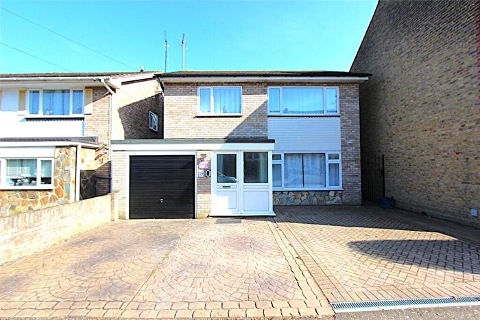 4 Bedroom Detached House To Rent In St. Georges Park Avenue, Westcliff-on-Sea, Essex, SS0