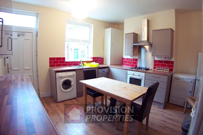 6 Bedroom Terraced House To Rent In Hessle Place, Hyde Park, Leeds, LS6