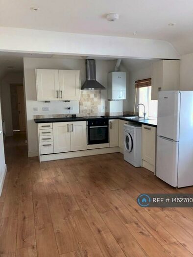 2 Bedroom Flat To Rent In St. Johns Lane, Bristol, BS3