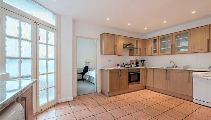 5 Bedroom Apartment To Rent In Strathmore Court, Park Road, St Johns Wood, London, NW8