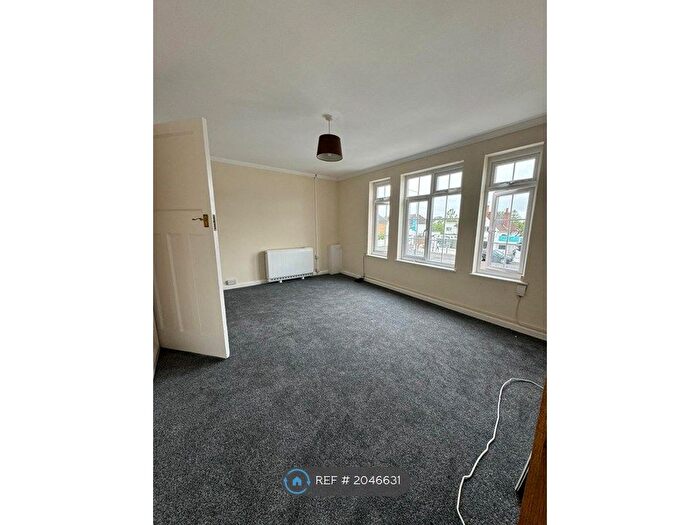 1 Bedroom Flat To Rent In Long Lane, Hillingdon, Uxbridge, UB10