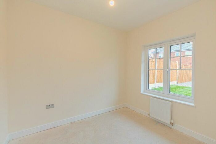 2 Bedroom Bungalow For Sale In Lyndale Road, Burscough, L40