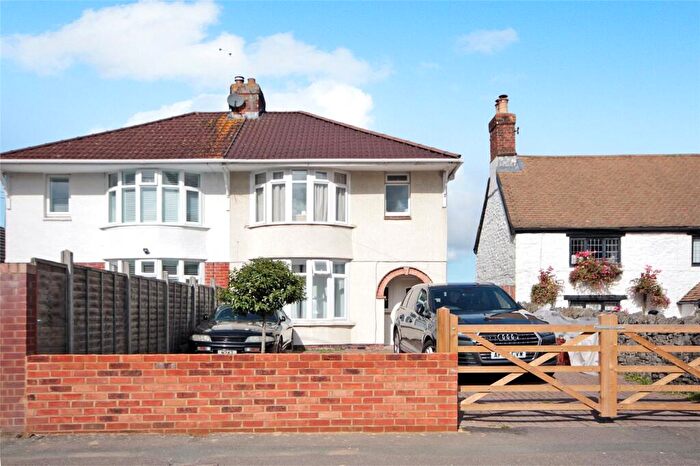 3 Bedroom Semi Detached House For Sale In Perrys Lane, Wroughton, Swindon, SN4