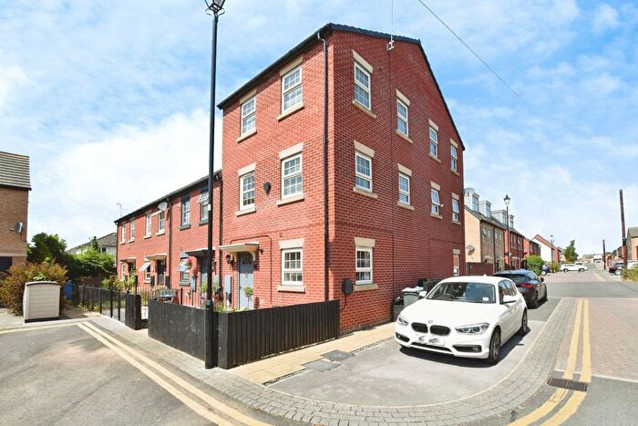 2 Bedroom End Of Terrace House For Sale In Boothferry Park Halt, Hull, HU4