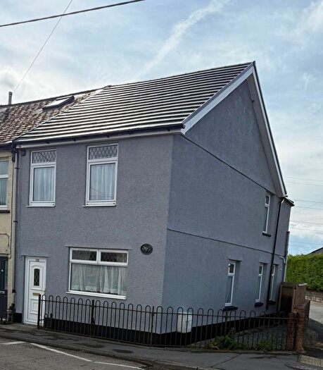 3 Bedroom Semi Detached House To Rent In Beaufort Hill, Beaufort, Ebbw Vale, NP23