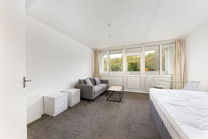 Studio To Rent In Royal Street, London, SE1