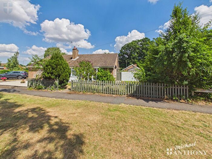 2 Bedroom Semi-Detached Bungalow For Sale In Bedgrove, Aylesbury, HP21