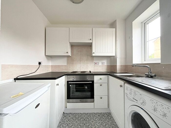 1 Bedroom Flat To Rent In Redford Close, Feltham, TW13