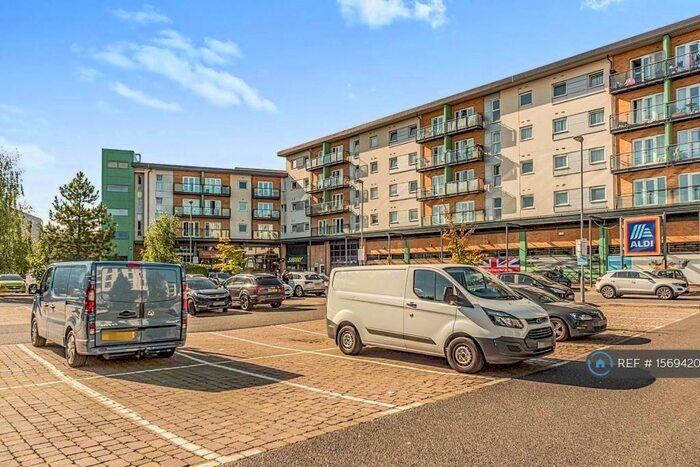 2 Bedroom Flat To Rent In Parkhouse Court, Hatfield, AL10