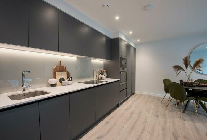 2 Bedroom Apartment To Rent In Circus Street, BN2