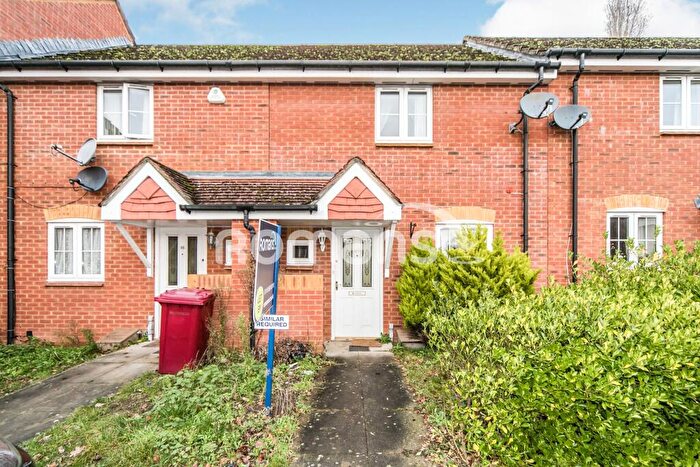 2 Bedroom Terraced House To Rent In Swallows Croft, RG1