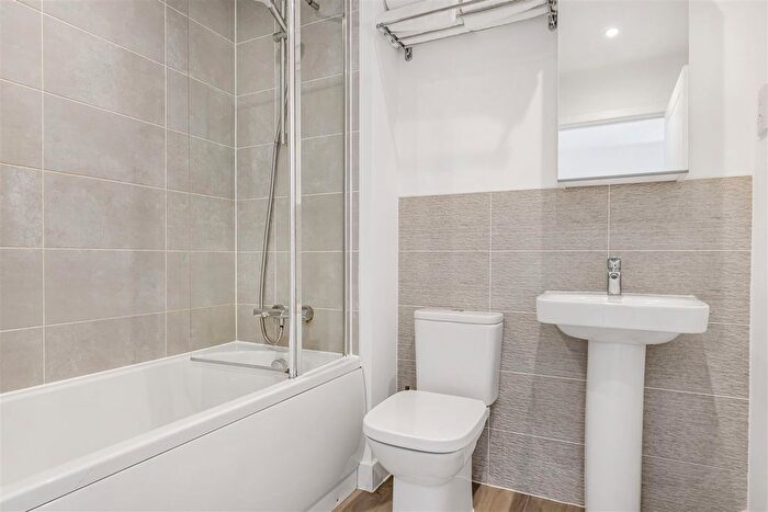 2 Bedroom Semi-Detached House For Sale In Coppice Way, Launton, OX26