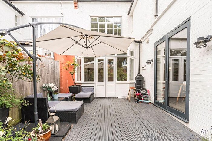 3 Bedroom Flat For Sale In Lydford Road, London, NW2