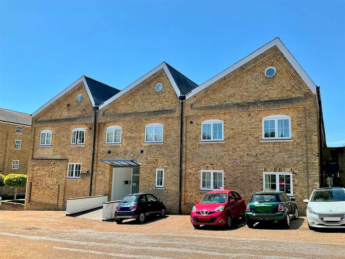 2 Bedroom Flat To Rent In Mill House, Mill Race, River, Dover, CT17