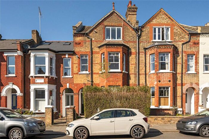 1 Bedroom Apartment For Sale In Ingham Road, West Hampstead, London, NW6