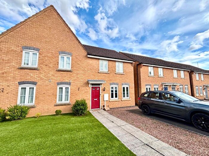 3 Bedroom Semi Detached House For Sale In Robinson Way, Wootton Fields, Northampton, NN4