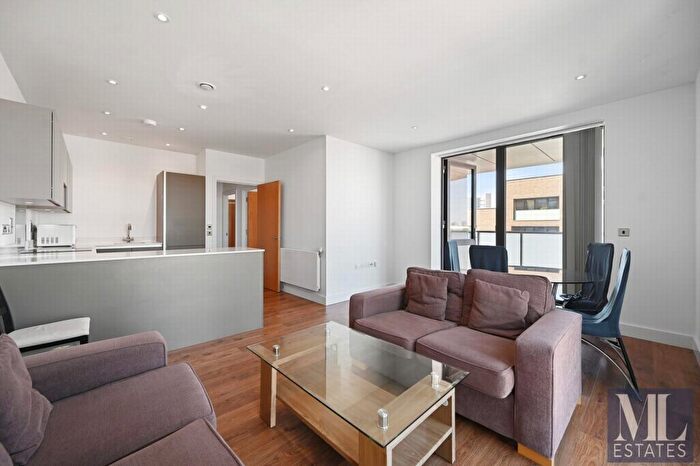 2 Bedroom Flat For Sale In New Village Avenue, Canninig Town, E14