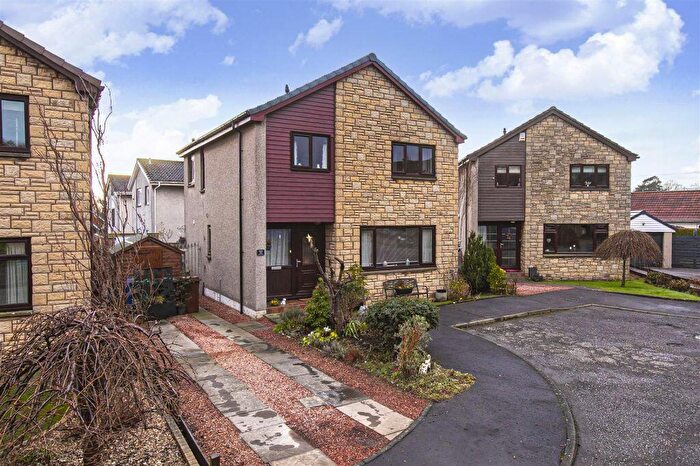 3 Bedroom Detached House For Sale In Craigbank, Crossford, KY12