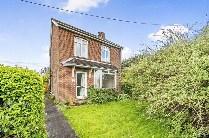 2 Bedroom Detached House For Sale In Woburn Road, Wootton, Bedford, MK43