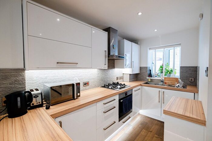 2 Bedroom Terraced House To Rent In Eyston Drive, Weybridge, KT13