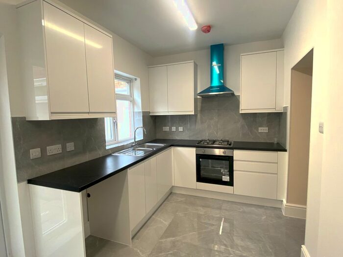 4 Bedroom Terraced House To Rent In Wanstead Park Road, Ilford, IG1