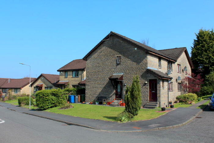 2 Bedroom Flat To Rent In Honeysuckle Lane, Alexandria, G83