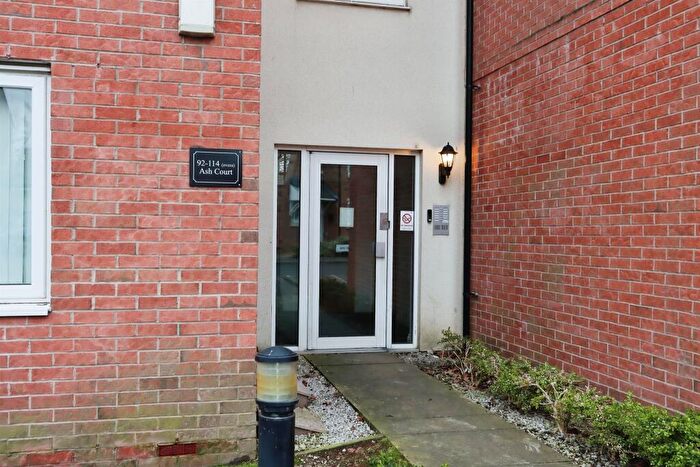 1 Bedroom Flat For Sale In Ash Court, Leeds, LS14