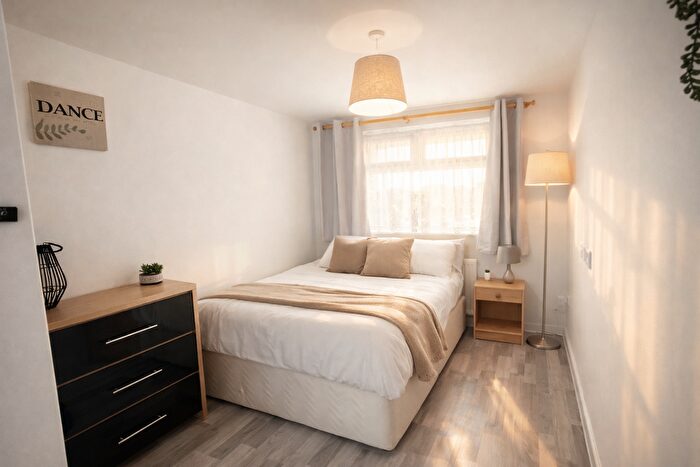 Studio To Rent In Phoenix Street, West Bromwich, B70