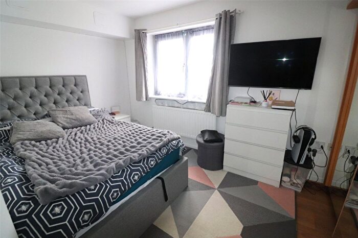 2 Bedroom Flat For Sale In Francis Court, Macarthur Close, Erith, DA8