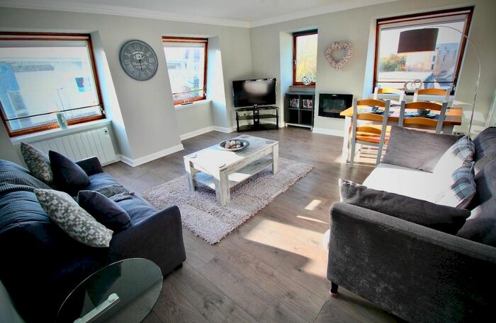 2 Bedroom Flat To Rent In Caledonian Crescent, Dalry, Edinburgh, EH11