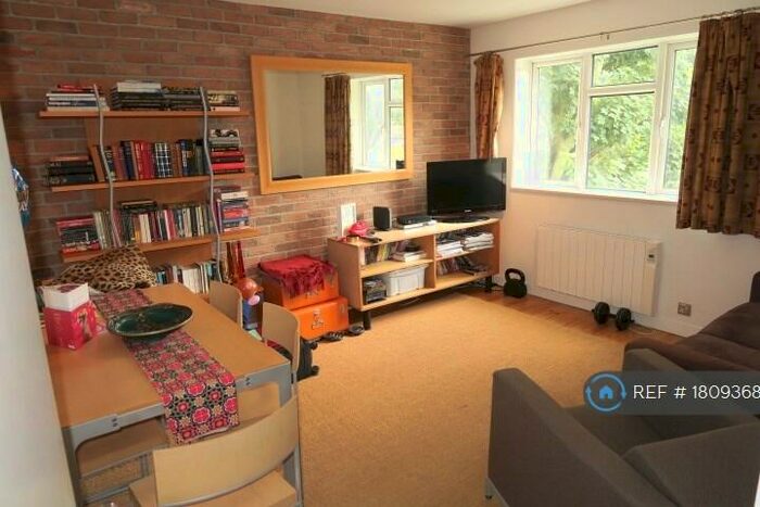 2 Bedroom Flat To Rent In Hexham Lodge, London, N1