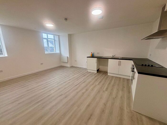 2 Bedroom Flat To Rent In Nolton Street, Bridgend, CF31