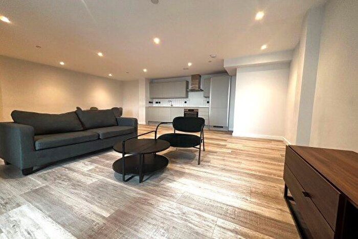 2 Bedroom Flat To Rent In Apex Lofts, Birmingham, B12