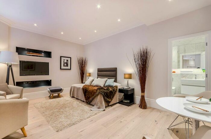 Maisonette To Rent In Philbeach Gardens, Earls Court, London, SW5