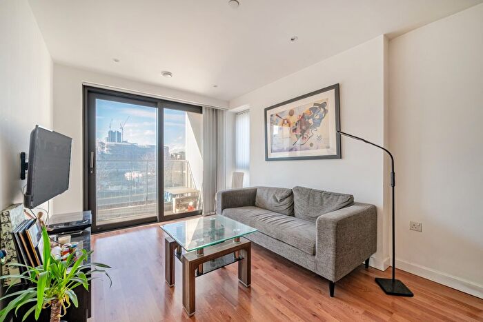 1 Bedroom Flat For Sale In Yabsley Street, London, E14