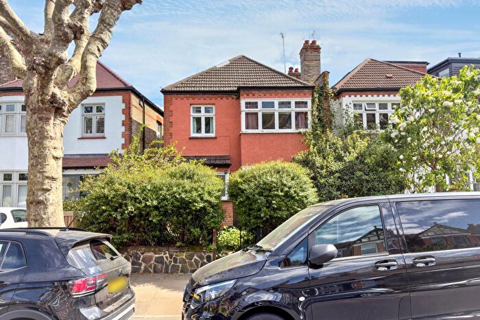 3 Bedroom Semi Detached House For Sale In Redston Road, Crouch End, London, N8