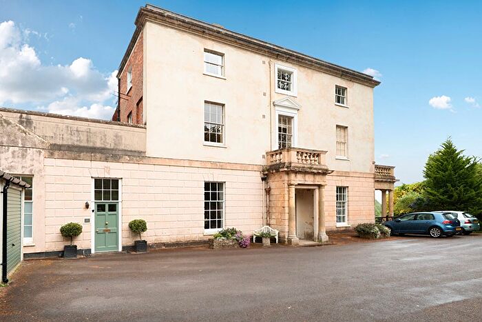 2 Bedroom Flat For Sale In Walford Cross, Taunton, TA2
