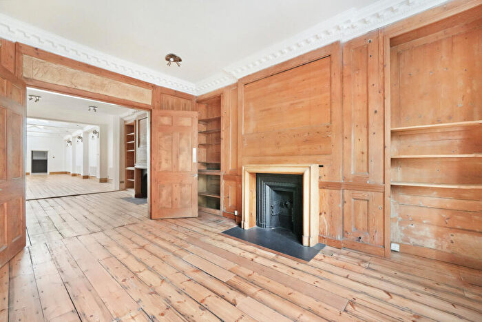 2 Bedroom Flat To Rent In Cross Street, Canonbury, N1